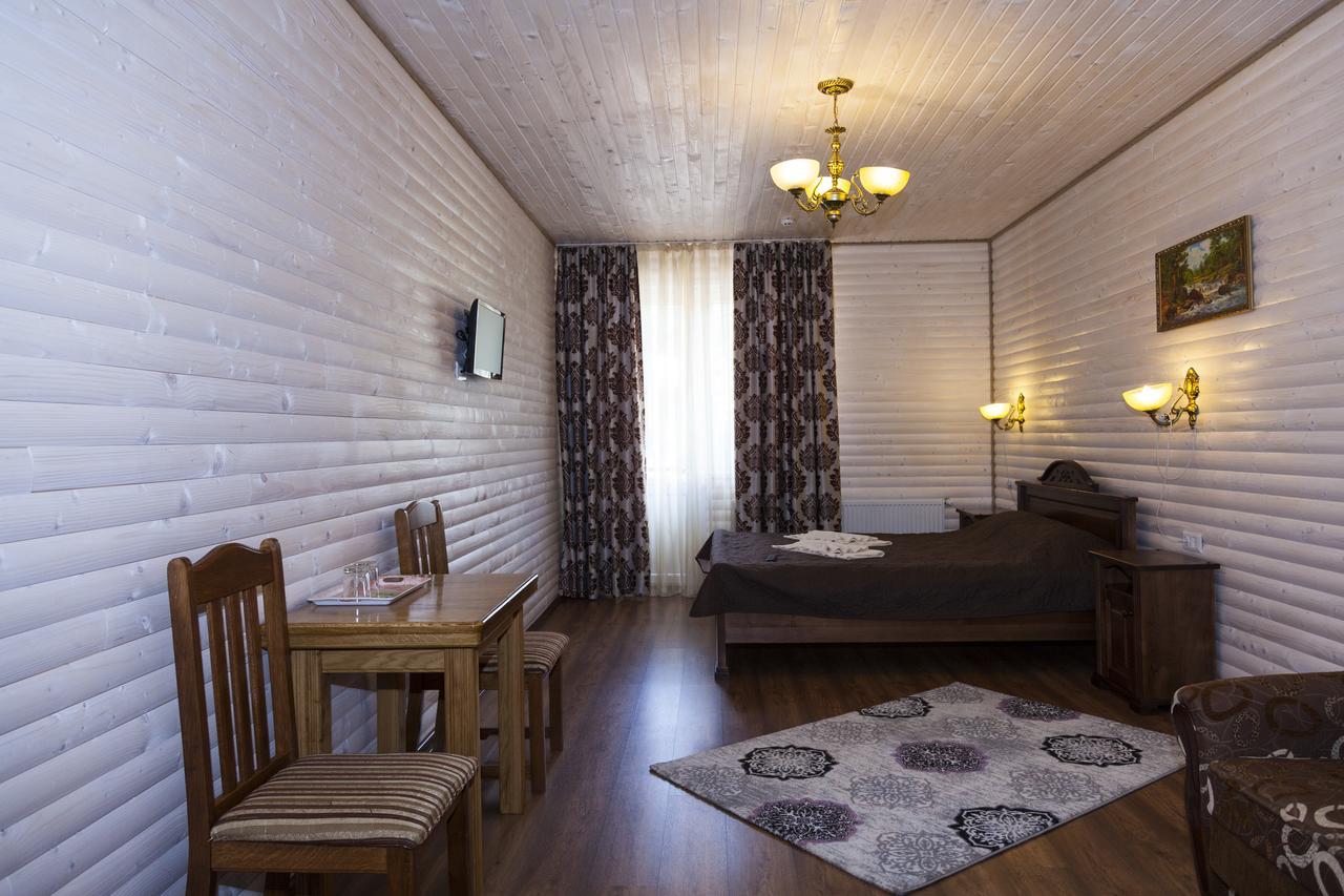 Villa Nikoletta Spa บูโคเวล ภายนอก รูปภาพ